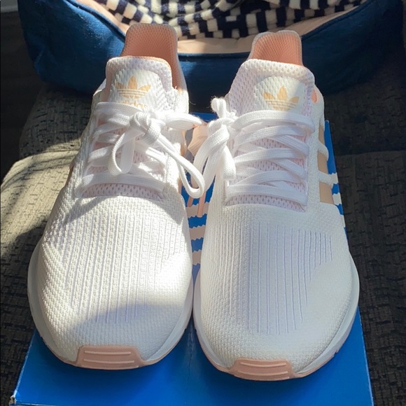 Adidas - Picture 1 of 4